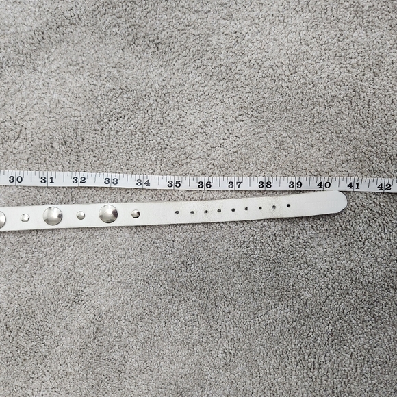 White Leather Silver Circle Studs Studded Belt Fits Large 2000s Y2K Punk Grunge - Picture 6 of 7